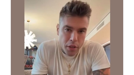 Il padre del bimbo morto scrive a Fedez: Ti facevo una persona più umana. La risposta del cantante