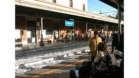 Treni in Toscana, disservizi record: la Firenze-Arezzo-Chiusi tra le linee più critiche