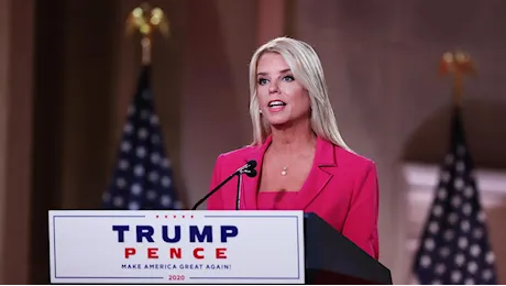 Trump ha scelto: alla Giustizia la fedelissima Pam Bondi, «intelligente e tosta»