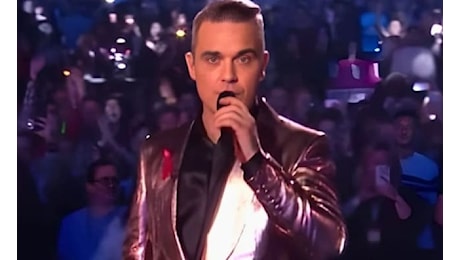 Robbie Williams: A Napoli ho mangiato la migliore pizza di sempre