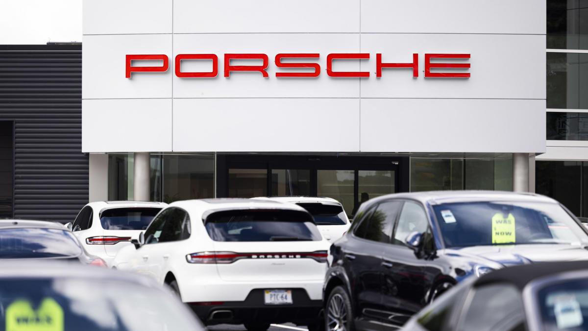 Porsche cambia i responsabili di finanza e vendite