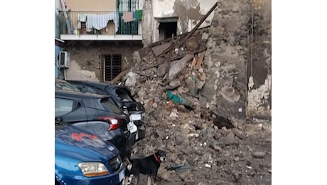 Allarme maltempo, crolla edificio disabitato a Torre del Greco