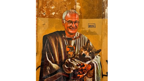 Ranieri con la Lupa. Il murale di Testaccio dedicato all’allenatore