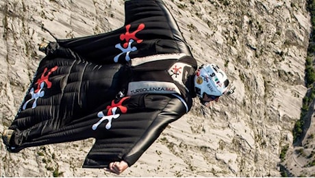 Val Badia, si lancia dal Piz da Lech: base jumper muore a 36 anni