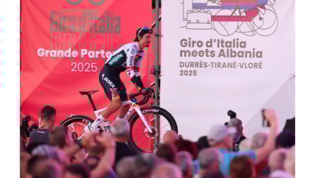 I partecipanti al Giro d’Italia 2025: la startlist completa con i dorsali dei corridori