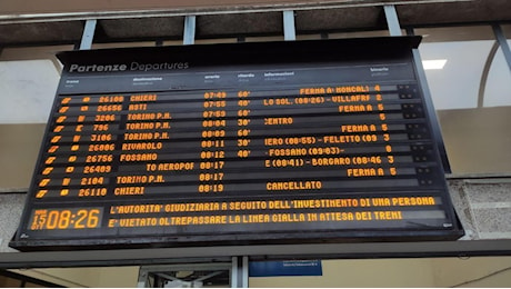 Persona investita da un treno a Moncalieri, ritardi sulla linea e bus sostitutivi tra Trofarello e Lingotto