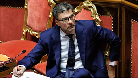 Manovra, Giorgetti rassicura i mercati. Spread giù, oggi le agenzie di rating