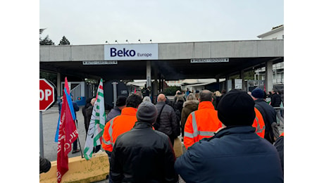 Beko vuole chiudere la linea del freddo a Cassinetta entro la fine del 2025. Il ministero: “Non possiamo accettare il piano”