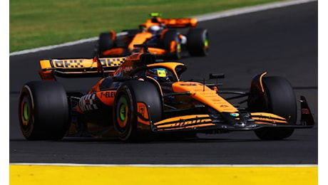 Ungheria, doppietta McLaren: Piastri prima gioia 'pilotata' su Norris. E scoppia il caso Verstappen
