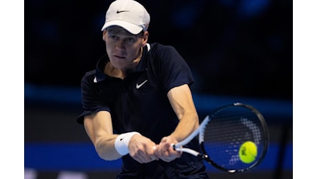 LEZIONE DI TENNIS! Jannik Sinner demolisce un malcapitato Ruud ed è di nuovo in finale alle ATP Finals!