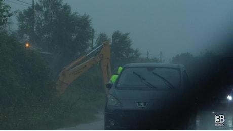 Cronaca meteo diretta Lazio - Maltempo nel Viterbese, operai al lavoro per prevenire allagamenti - Video