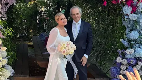 Il matrimonio tra Simona Ventura e Giovanni Terzi diventa un docufilm e arriva su Real Time: «Siate numerosi»