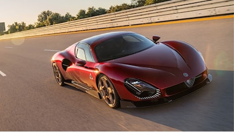 Alfa Romeo 33 stradale, test a 333 km/h per la supercar del Biscione