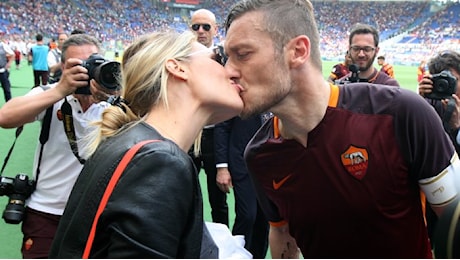 «Dormiva e stava con la tata»: Totti denuncerà per calunnia Illary Blasi