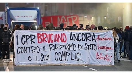 Centri sociali in corteo a Torino contro la riapertura del Cpr di corso Brunelleschi chiuso nel 2023