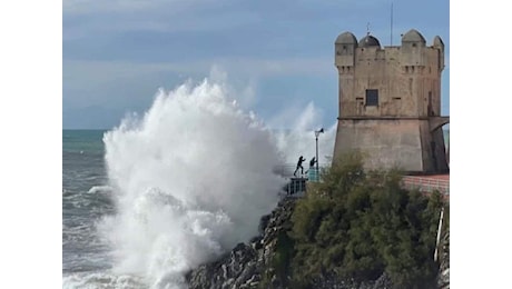 Genova, domani avviso di mareggiata intensa: le informazioni