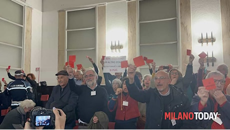 Stadio di San Siro, Sala contestato in consiglio: fischietti e cartellini rossi