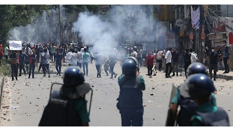 Sale a 50 il numero dei morti per le proteste antigovernative in Bangladesh. Arrestato nella capitale anche il leader dell’opposizione