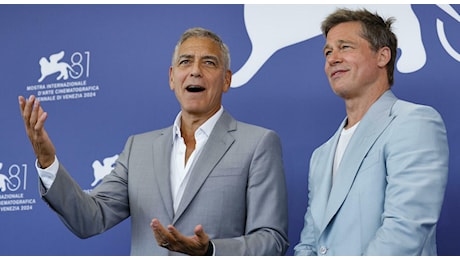 George Clooney e Brad Pitt, quanto guadagnano da Wolfs? Alla Mostra del Cinema di Venezia smentiscono la maxi cifra