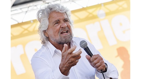 Grillo risponde a Conte in un video: Faccia il suo partito, rivendico il diritto all'estinzione del M5s