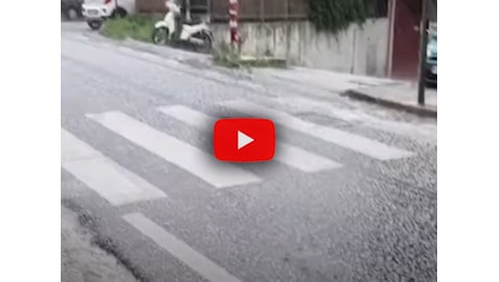 Meteo: Roma (Video), grandinata improvvisa a Nettuno, strade imbiancate