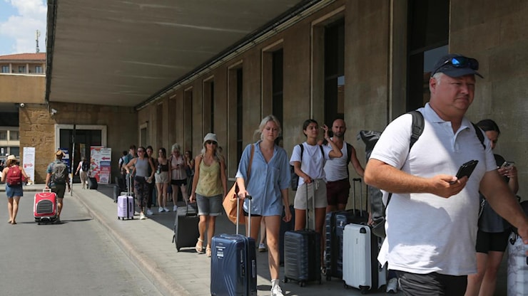 Protesta dei taxi senza preavviso a Firenze, Palazzo Vecchio: controlli a tappeto - Corriere Fiorentino Protesta dei taxi senza preavviso a Firenze, Palazzo Vecchio: controlli a tappeto - Corriere Fiorentino