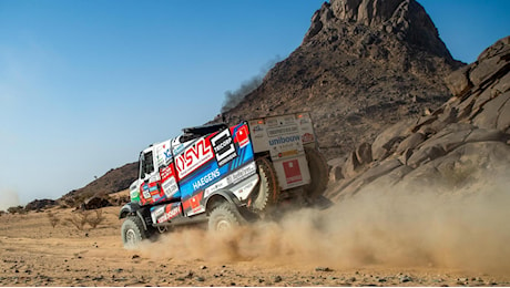 Dakar, in viaggio con papà: la sfida estrema nel deserto si corre in famiglia