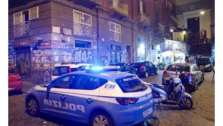 Napoli, tragedia nella notte: incendio in un b&b, muore una ragazza