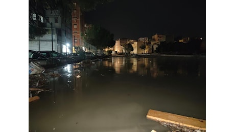 Maltempo Sicilia, allagamenti nel Palermitano: salvata famiglia da un’auto bloccata nell’acqua a Bagheria | VIDEO