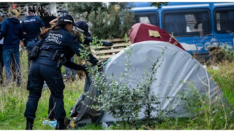 Roma, sgombero in viale Pretoriano: «Ora cancelli anti-clochard»