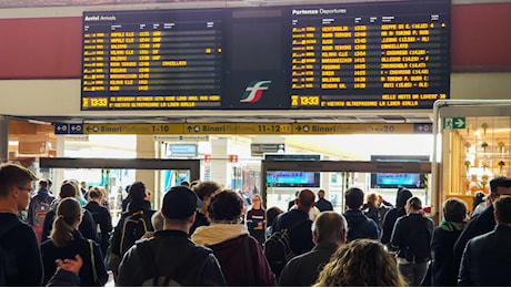 A Porta Nuova ritardi e cancellazioni, disagi fino a stasera per lo sciopero nazionale