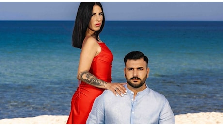 Temptation Island, Titty in lacrime: «Ad aprile mi ha chiesto di sposarlo», ma Antonio è tutto per la single Saretta: «Ti sento mia»