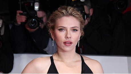 Scarlett Johansson compie 40 anni: ha un fratello gemello, l'esordio al cinema a 10 anni, i segreti dell'attrice