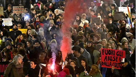 Smascheriamo la violenza: in migliaia sfilano a Parma - foto