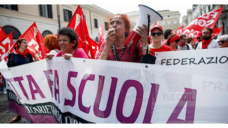 La scuola si ferma contro i tagli in Manovra: il 31 docenti e studenti scioperano in 40 piazze