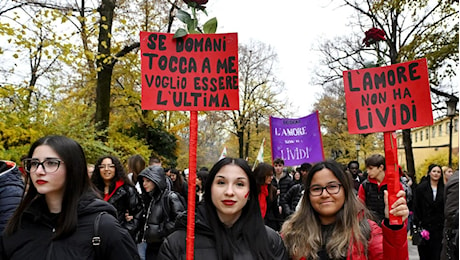 Libere di essere libere: a Parma il corteo dei giovani - foto