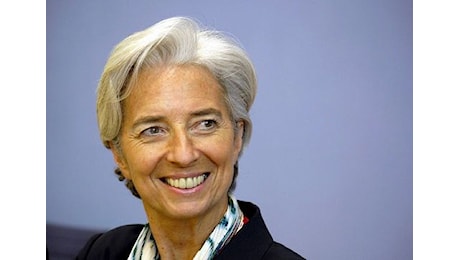 Lagarde (Bce): prevediamo altri tagli ai tassi