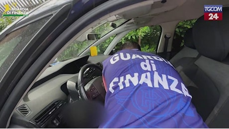 Champagne, auto di lusso e traffico di droga: maxi blitz della Gdf a Trento