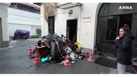 Incendio in un appartamento a Torino, morta 25enne, ipotesi malfunzionamento canna fumaria o corto circuito - VIDEO