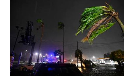 Uragano Milton in Florida: blackout, tornado multipli e vittime