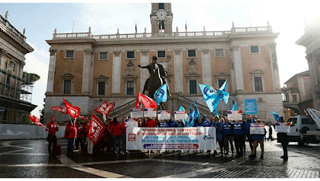 Sciopero 29 novembre: orari e fasce di garanzia bus, metro, taxi, dipendenti statali e privati. Voli cancellati, salvi i treni