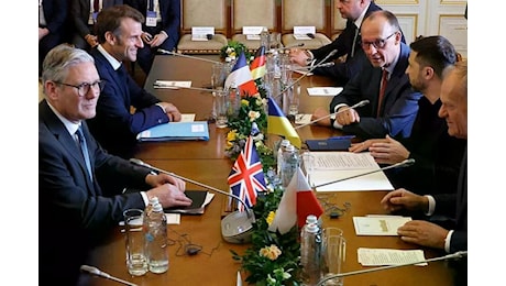 Macron, Starmer, Merz e Tusk a Kiev, Meloni si collega da remoto