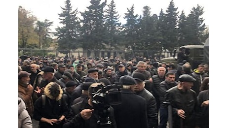 Georgia, Abkhazia: manifestanti anti Mosca continuano la rivolta