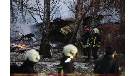 Lituania, aereo merci si schianta contro palazzo vicino Vilnius