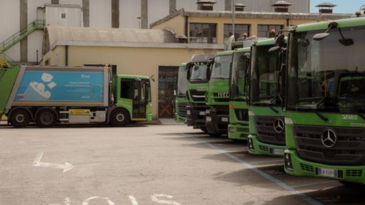 Incidente Sul Lavoro A Milano, Operaio Dell'Amsa Muore Schiacciato Tra ...