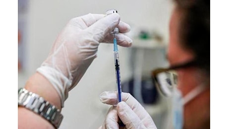 Vaccini covid, Corte Ue: “Commissione Ue non ha dato accesso abbastanza ampio a contratti”