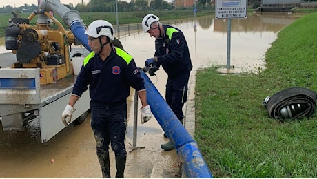 Volontari della Protezione civile del Vco tra gli alluvionati dell'Emilia