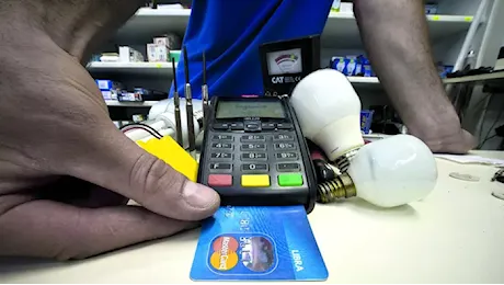 Bancomat fuori servizio nei negozi: pesanti disagi anche a Lodi