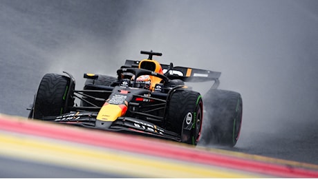 Prove Libere 3 condizionate dalla pioggia, Verstappen vola sul bagnato con la Red Bull. Leclerc sesto