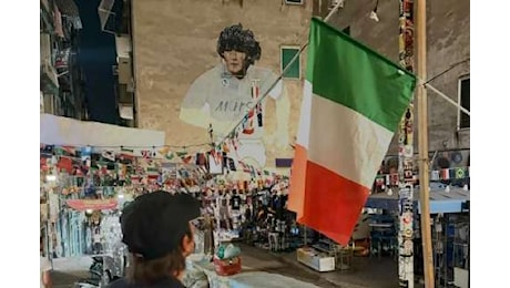 Murales Maradona, Conte pubblica le immagini della visita segreta